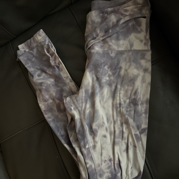 Lululemon tie-dye legging full length
Wrap waistline - Picture 2 of 2